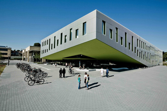 Das neue Hörsaalgebäude auf dem Campus Westerberg.