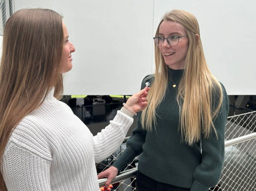 Interviewsituation mit zwei Studierenden