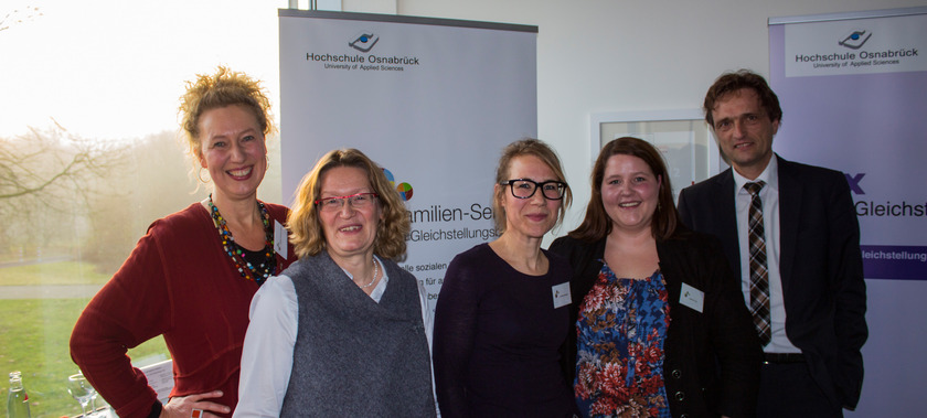 Freuen sich über die Erweiterung des Beratungsangebotes im Gleichstellungsbüro: v.l. Bettina Charlotte Belker, Prof. Dr. Elke Hotze, Christina Vorreiter, Jessica Thye, Prof. Dr. Andreas Bertram