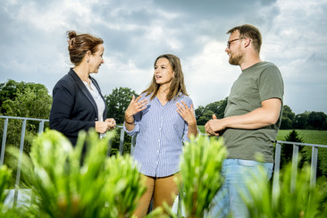 Gründerin Jamina Zaugg, Start-up-Manager Tim Siebert vom Seedhouse und Prof. Dr. Karin Schnitker, Professorin für Unternehmensführung im Agrarbereich, geben Einblicke in die regionale Start-up-Szene Osnabrück-Lingen.