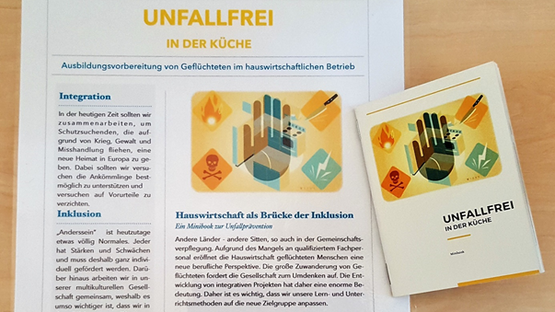 Bild zeigt ein kleines Buch zum Thema Unfallgefahren in der Küche