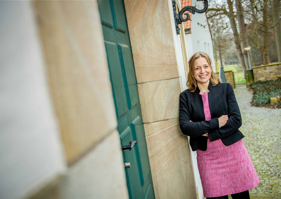 Prof. Dr. Sabine Bornkessel ist Professorin an der Hochschule Osnabrück. Ein Tandem-Modell - ähnlich den Entwicklungsprofessuren -hat sie dabei unterstützt, die Berufungsvoraussetzungen zu erfüllen.