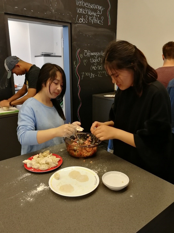 Studierende aus China zauberten Köstlichkeiten aus ihrer Heimat. 