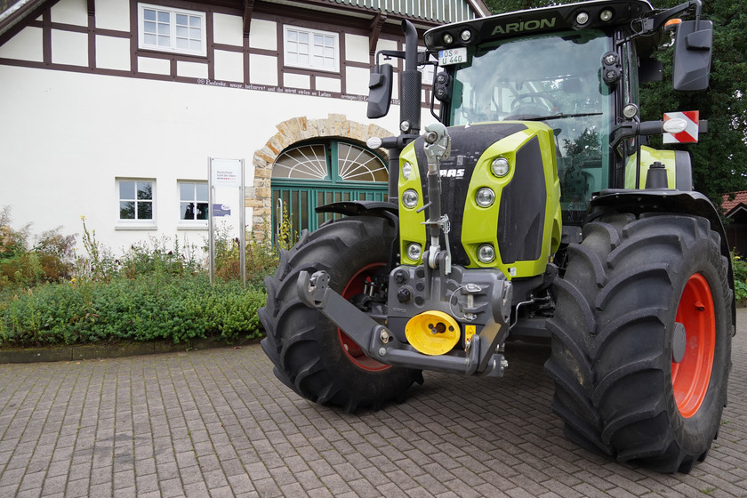 Traktor Arion 550