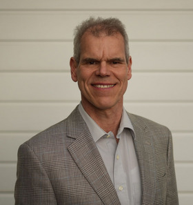 Porträt von Prof. Dr. Alfred Scheerhorn, Dozent im Zertifikatskurs Cyber Security Expert der Hochschule Osnabrück
