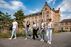Der Campus Caprivi ist mit seinen historischen Gebäuden ein beliebter Treffpunkt an der Hochschule Osnabrück.