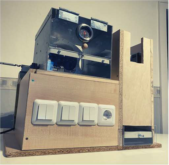 Die Studierenden entwickelten Prototypen, mit denen nicht mehr benötigte, 3D-gedruckte Bauteile wieder zu Filmenten verarbeitet werden.
