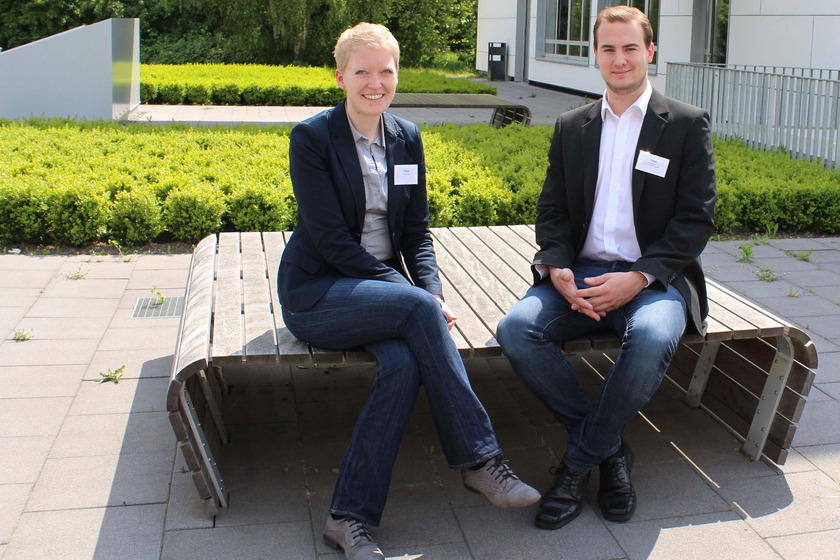 Auch sie tauschten sich während der Veranstaltung aus: Silke Kropp, Personalreferentin für die Oetker Daten und Informationsverarbeitung KG sowie für den IT-Bereich bei der Dr. August Oetker Nahrungsmittel KG, und Henry Thobe, der Betriebliches Informa