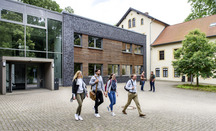 Das Lehr- und Forschungszentrum Lebensmittelwissenschaften der Hochschule Osnabrück am traditionsreichen Standort „Schmied im Hone“.